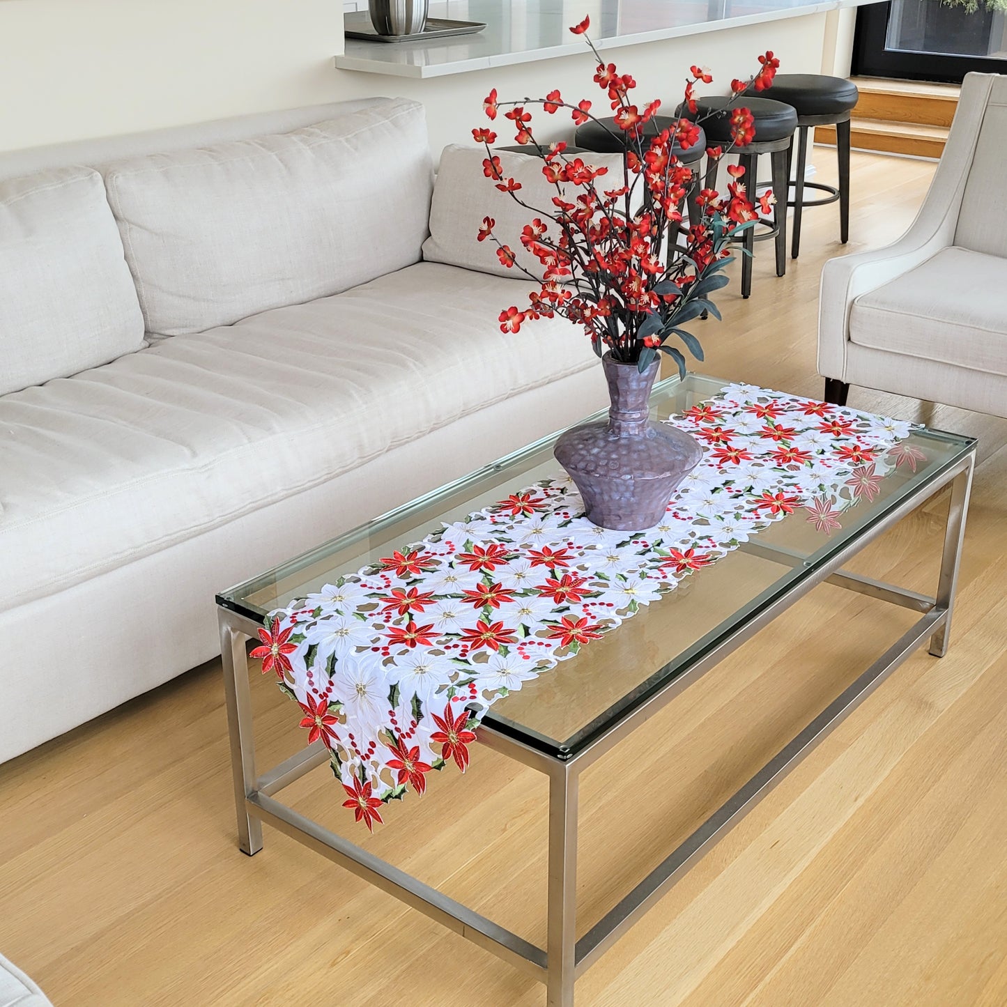 Embroidered Table Runner and 4 Doily Table Mats Set Beautiful Poinsettia Design